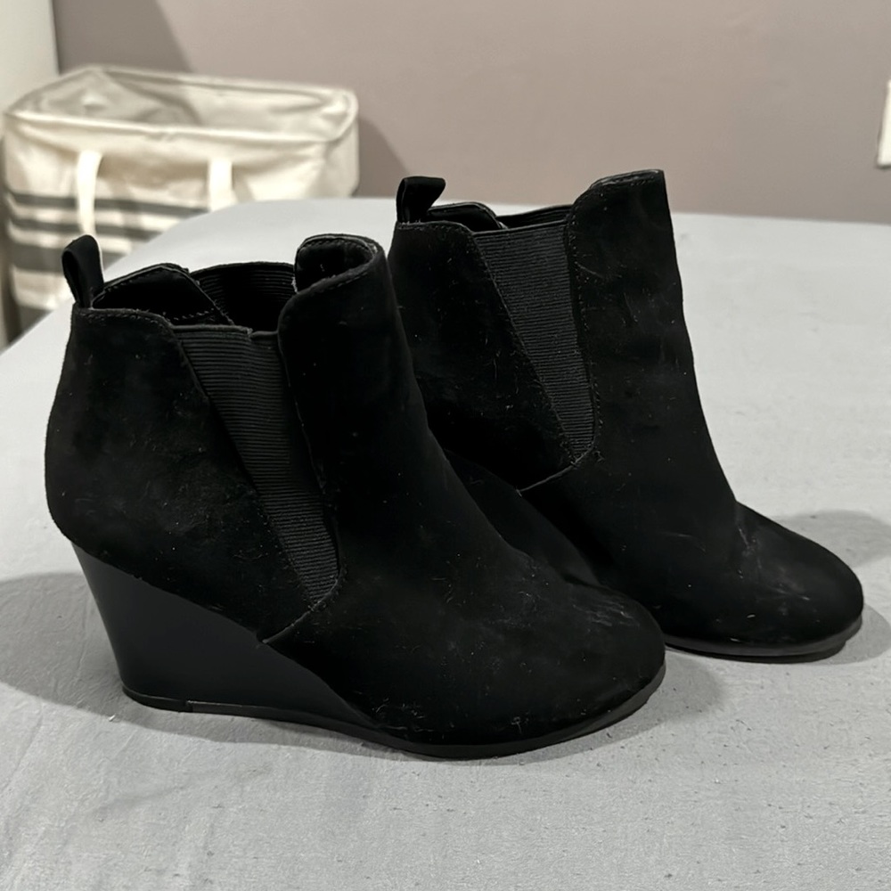 Lexi & Abbie Size 5 black shoes